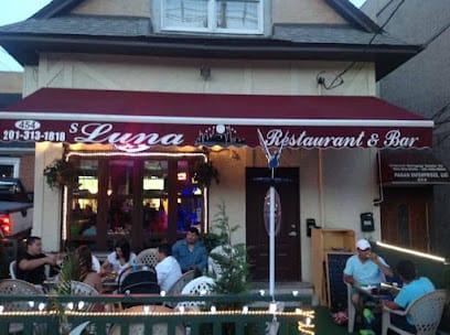 SLuna Restaurant and Bar