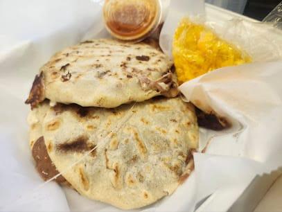 Cabal Aqui - Food Truck (Pupusas y más)