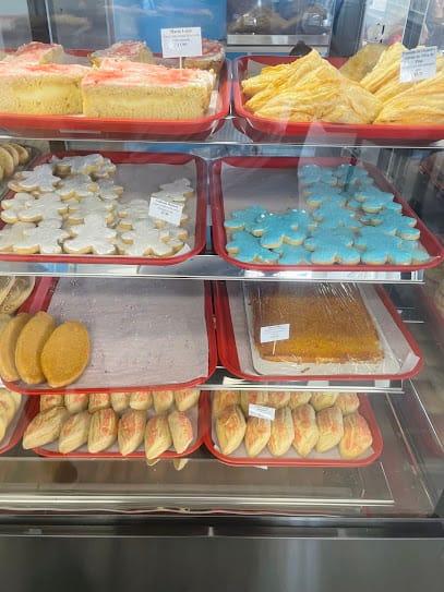 La Costa Del Sol panadería y pupuseria