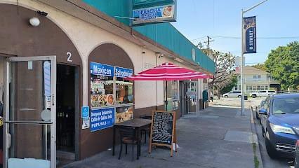 Pupuseria El Salvador ( el rinconcito catracho)