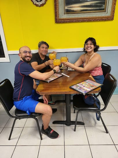 Antojitos Salvadorenos - Pupusas Restaurant
