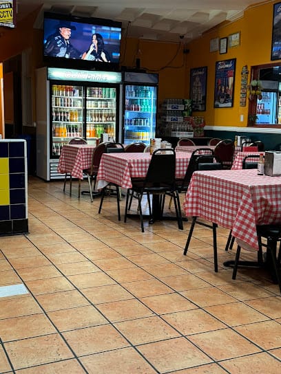 El Trebol - Pupusas Restaurant