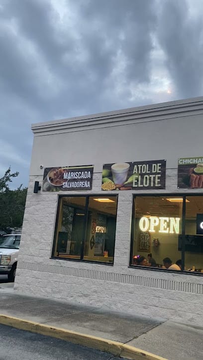 La Molienda Latin Cafe - Pupusas Restaurant