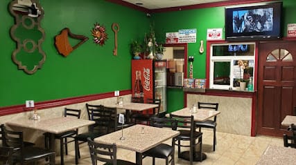 La Piramide Salvadoreña Restaurant - Pupusas Restaurant