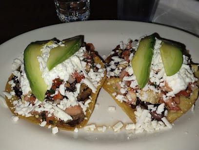 La Reina Cafeteria - Pupusas Restaurant