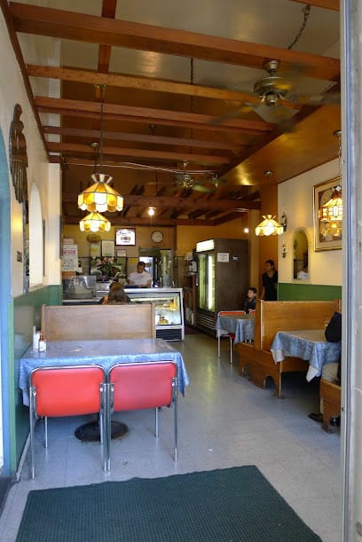 Las Palmeras - Pupusas Restaurant
