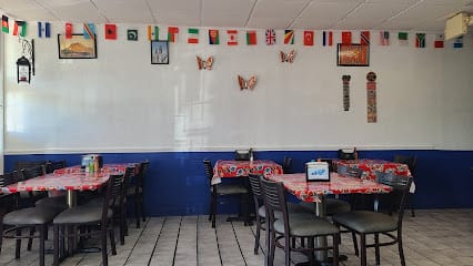 Los Reyes Pupuseria Y Mas - Pupusas Restaurant