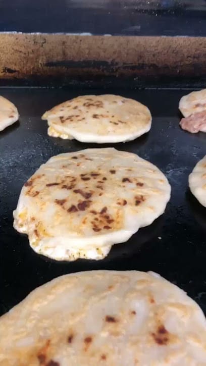 Pupuseria La Placita - Pupusas Restaurant