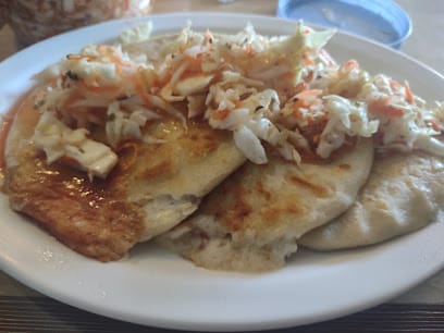 Pupuseria y Panederia Atecosol - Pupusas Restaurant