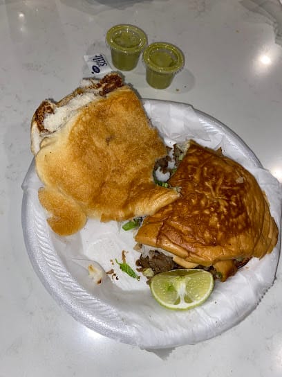 Pupuseria y Taqueria Ruiz (Food Truck) - Pupusas Restaurant