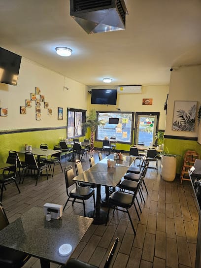 Restaurante y Pupuseria Las Palmas - Pupusas Restaurant
