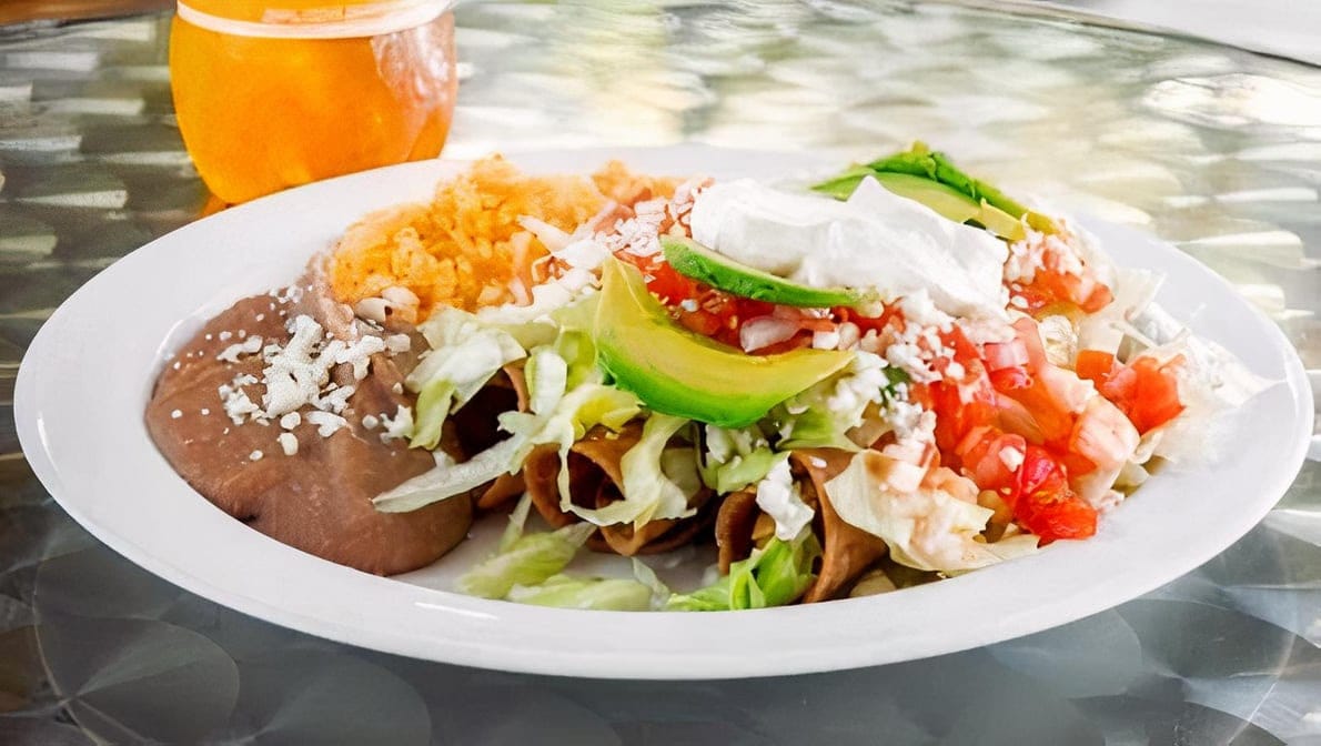 Tres Hermanas Restaurante Salvadoreño - Pupusas Restaurant
